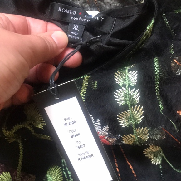 Romeo & Juliet Couture Sheer Embroidered Blouse - Picture 8 of 16